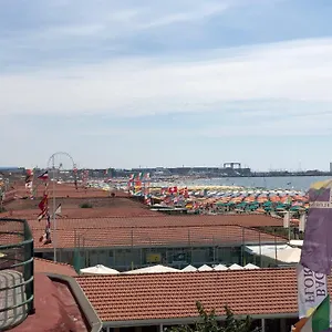 https://attico-sulla-spiaggia-viareggio.it-tuscanyhotel.com